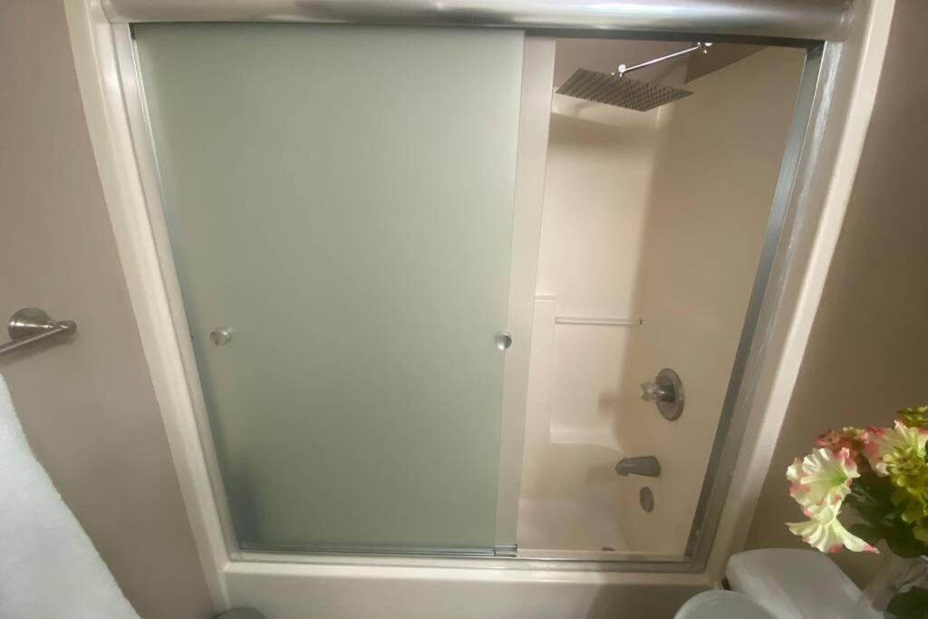Smart Entire Loft, 3 Bedroom 2 Bath, With 3 Tv كولومبيا المظهر الخارجي الصورة
