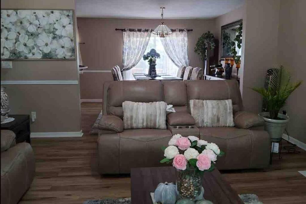 Smart Entire Loft, 3 Bedroom 2 Bath, With 3 Tv كولومبيا المظهر الخارجي الصورة