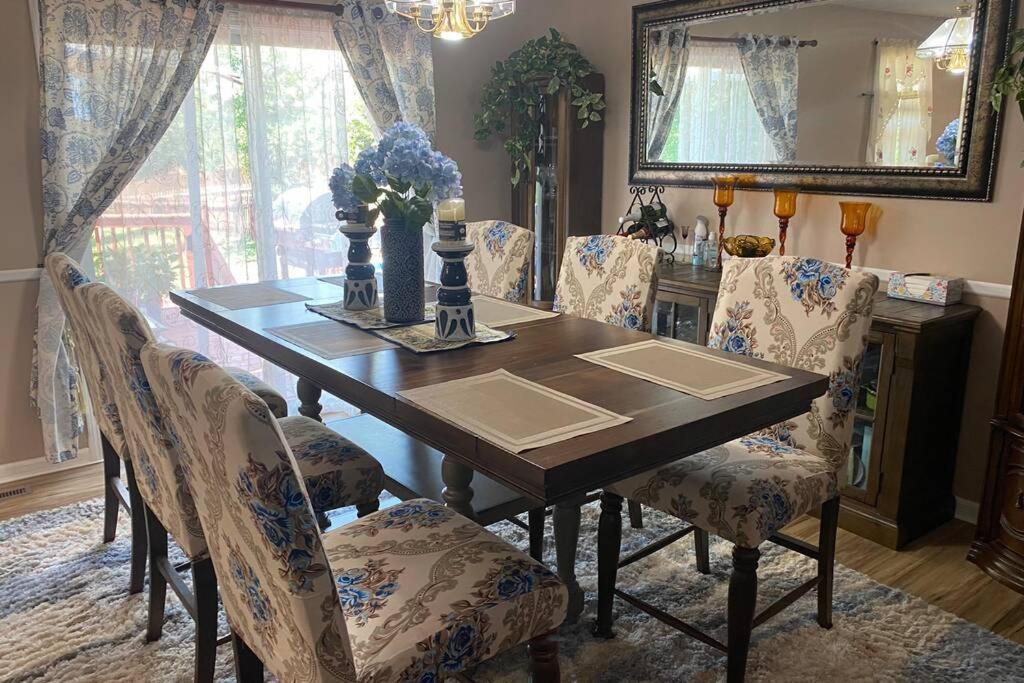 Smart Entire Loft, 3 Bedroom 2 Bath, With 3 Tv كولومبيا المظهر الخارجي الصورة