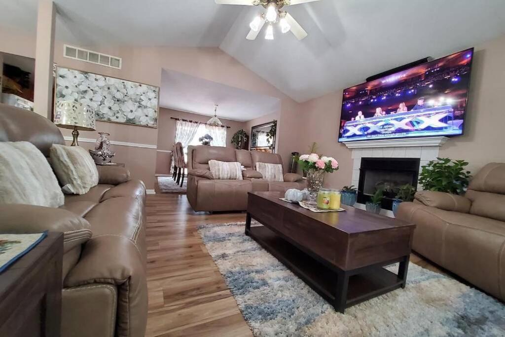 Smart Entire Loft, 3 Bedroom 2 Bath, With 3 Tv كولومبيا المظهر الخارجي الصورة