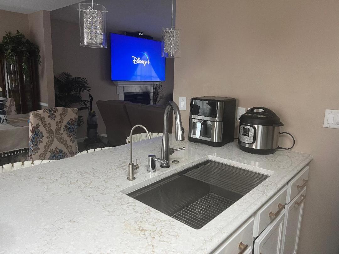 Smart Entire Loft, 3 Bedroom 2 Bath, With 3 Tv كولومبيا المظهر الخارجي الصورة
