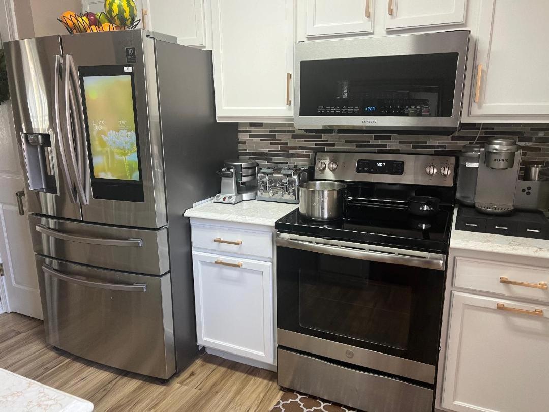 Smart Entire Loft, 3 Bedroom 2 Bath, With 3 Tv كولومبيا المظهر الخارجي الصورة