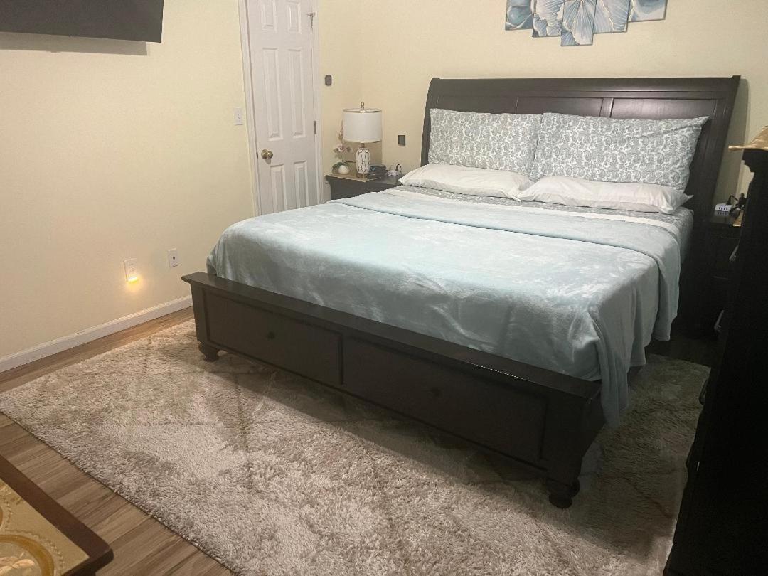 Smart Entire Loft, 3 Bedroom 2 Bath, With 3 Tv كولومبيا المظهر الخارجي الصورة
